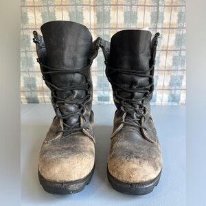 Vintage combat boots. Men’s 4W. Women’s 6W. Full grain leather.